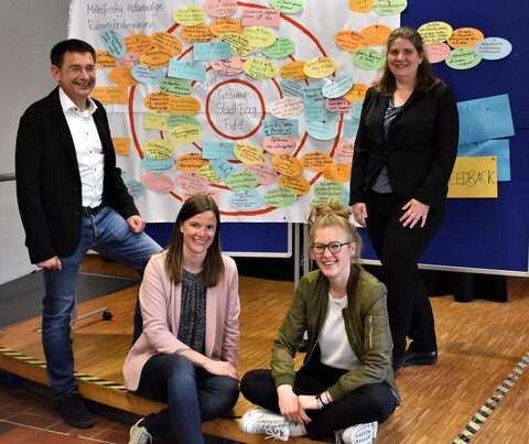 Das Projektteam von "Gesundheit in der nachhaltigen Stadt" beim zweiten Gesundheitsforum der Stadt Münster in Berg Fidel (von links): Dr. Matthias Schmidt (Münster Marketing), Merle Heitkötter (Gesundheitsamt), Lisa Kamphaus (WWU Münster) und Professorin Dr. Iris Dzudzek (WWU Münster). 